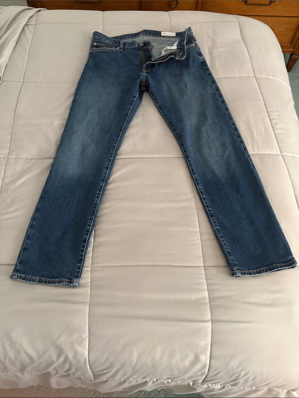 GAP Straight Leg Jeans in Faded Blue